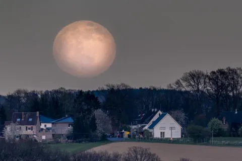 Der Supermond über dem Hanfbachtal