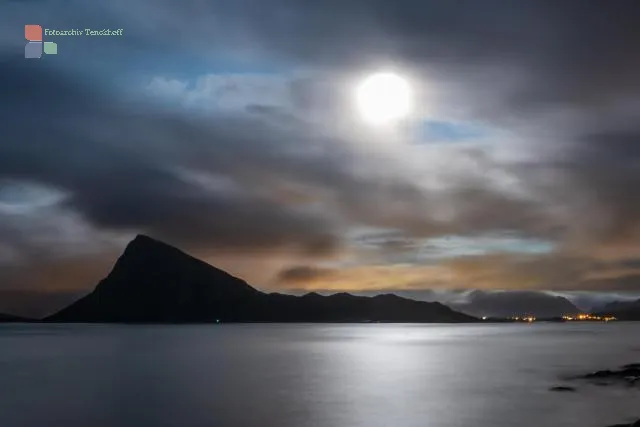 The moon over the Nappfjord