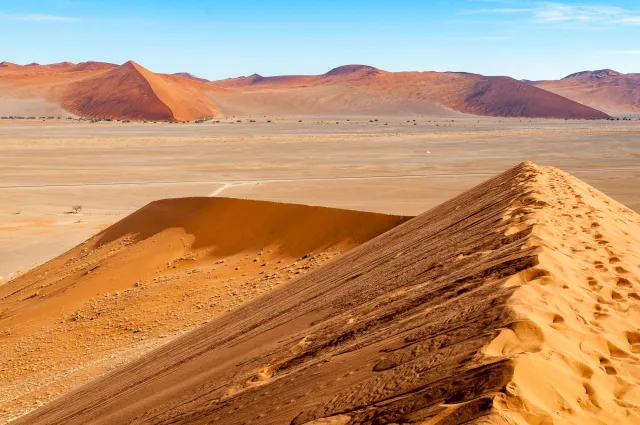 Die Dünenlandschaft rund um Düne 45 in der Namib