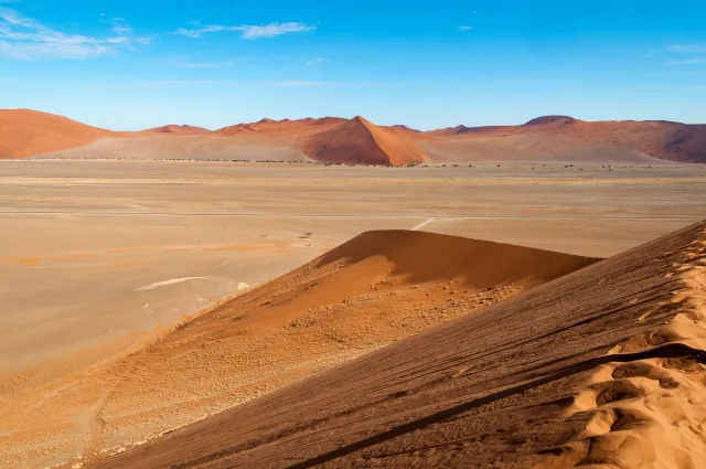 Die Dünenlandschaft rund um Düne 45 in der Namib