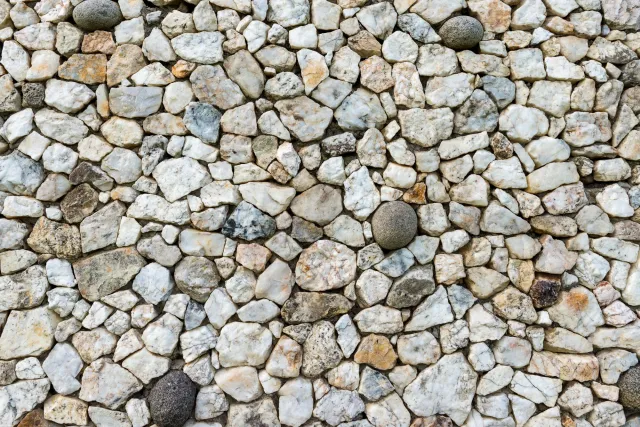 Detail of the current facade with quartz stones