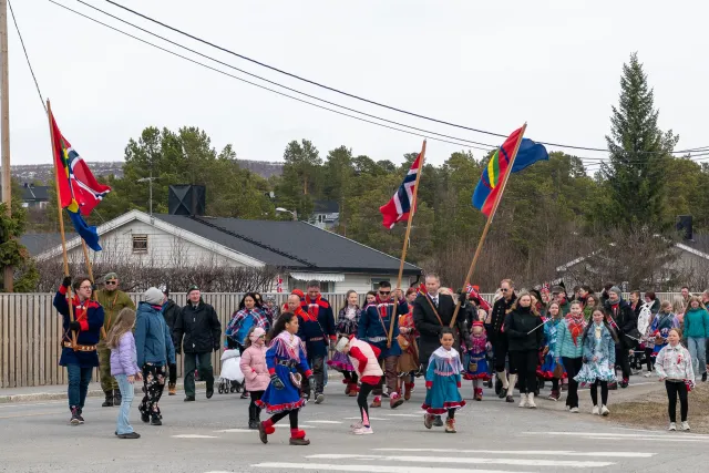 Der Umzug der Samen zum Nationalfeiertag in Norwegen