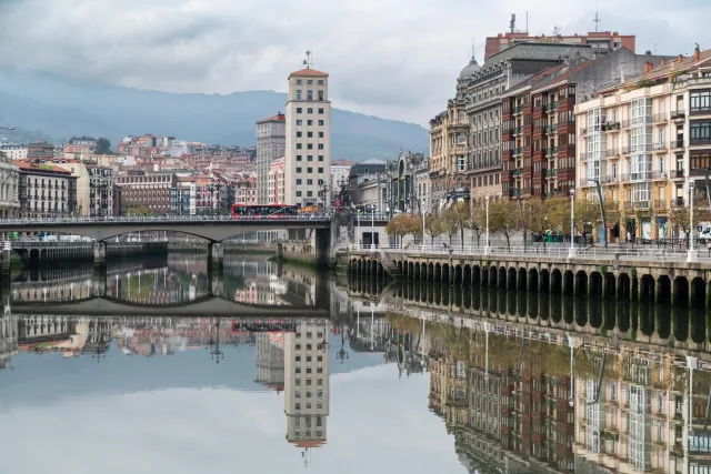 Bridges and buildings on the Nervión River