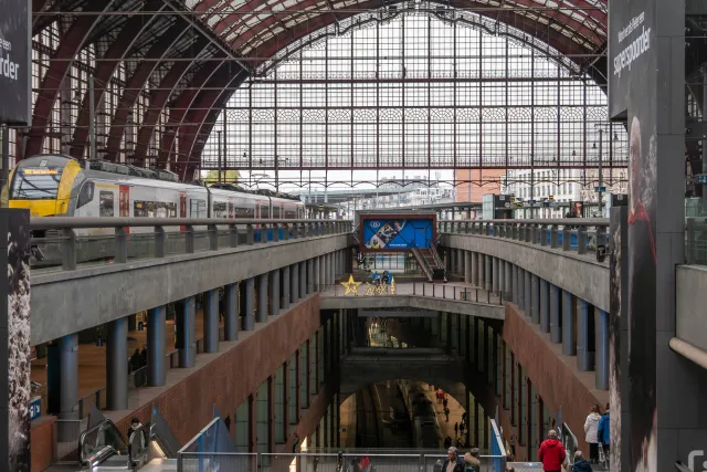 The platforms on three floors