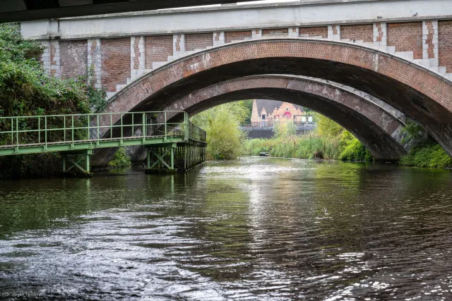 Brücke über die Dijle bei Tag