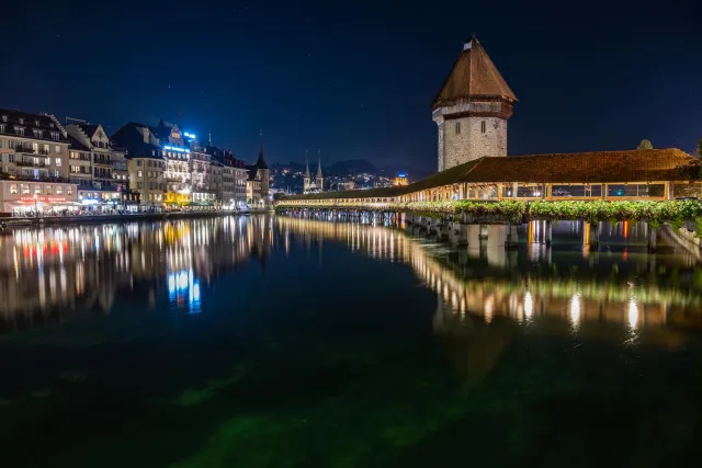 The Kapell Bridge with water tower over the Reuss